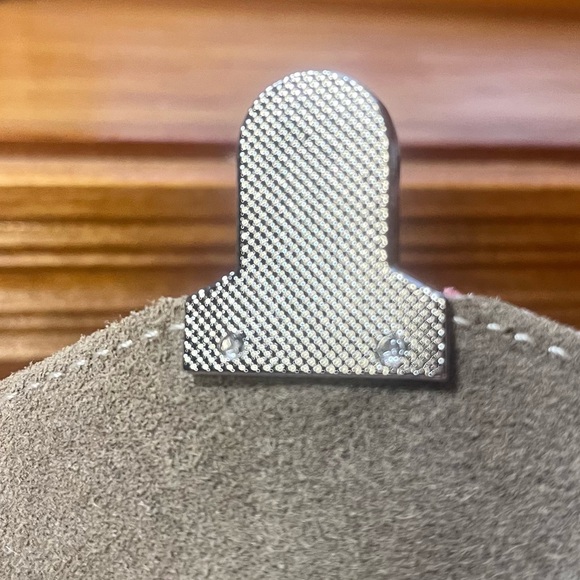 Colorblock Crossbody in 💯% Italian Leather - Picture 11 of 16